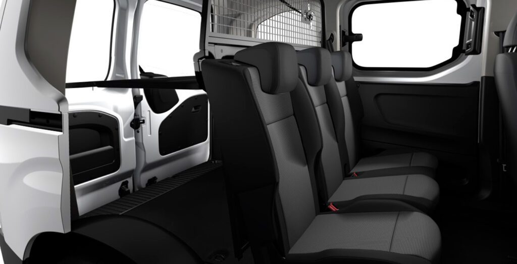 Citroen-Berlingo-Talla-M-BlueHDi-100-SS-YOU-interior-perfil.jpg