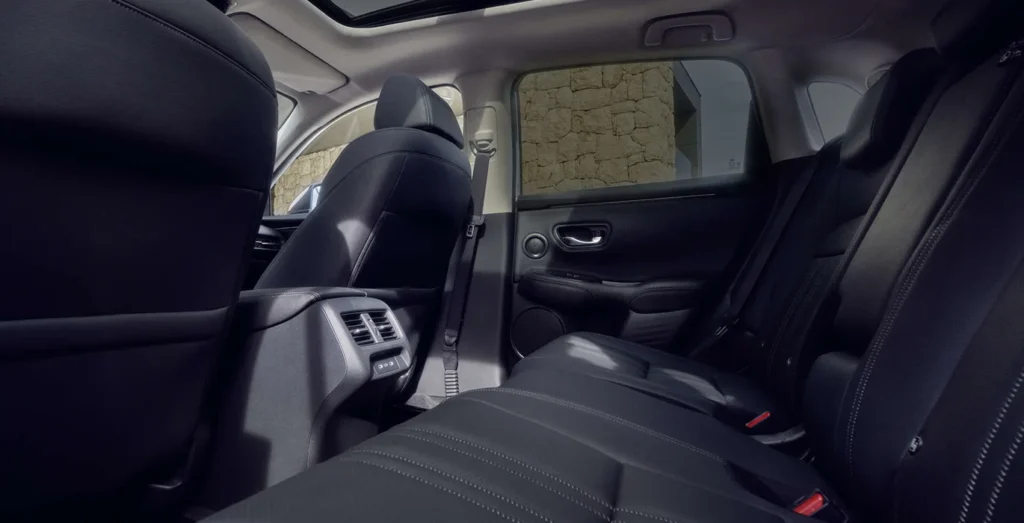 HONDA-ZR-V-2.0-i-MMD-Sport-184CV-interior-trasera